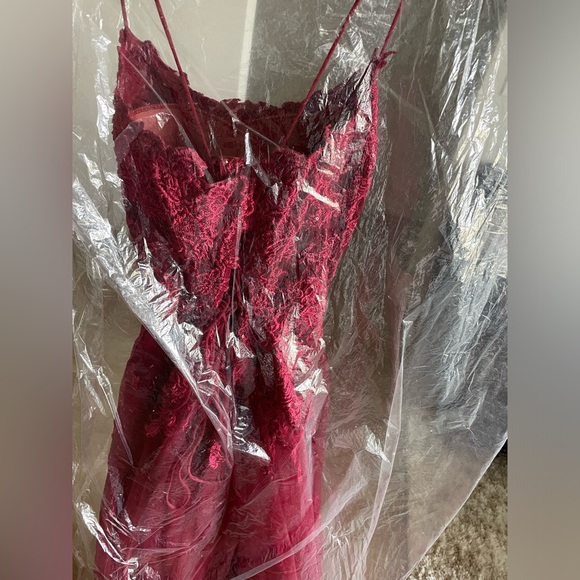 JJ’s House red dress. Fits size medium. In great condition - Picture 2 of 6